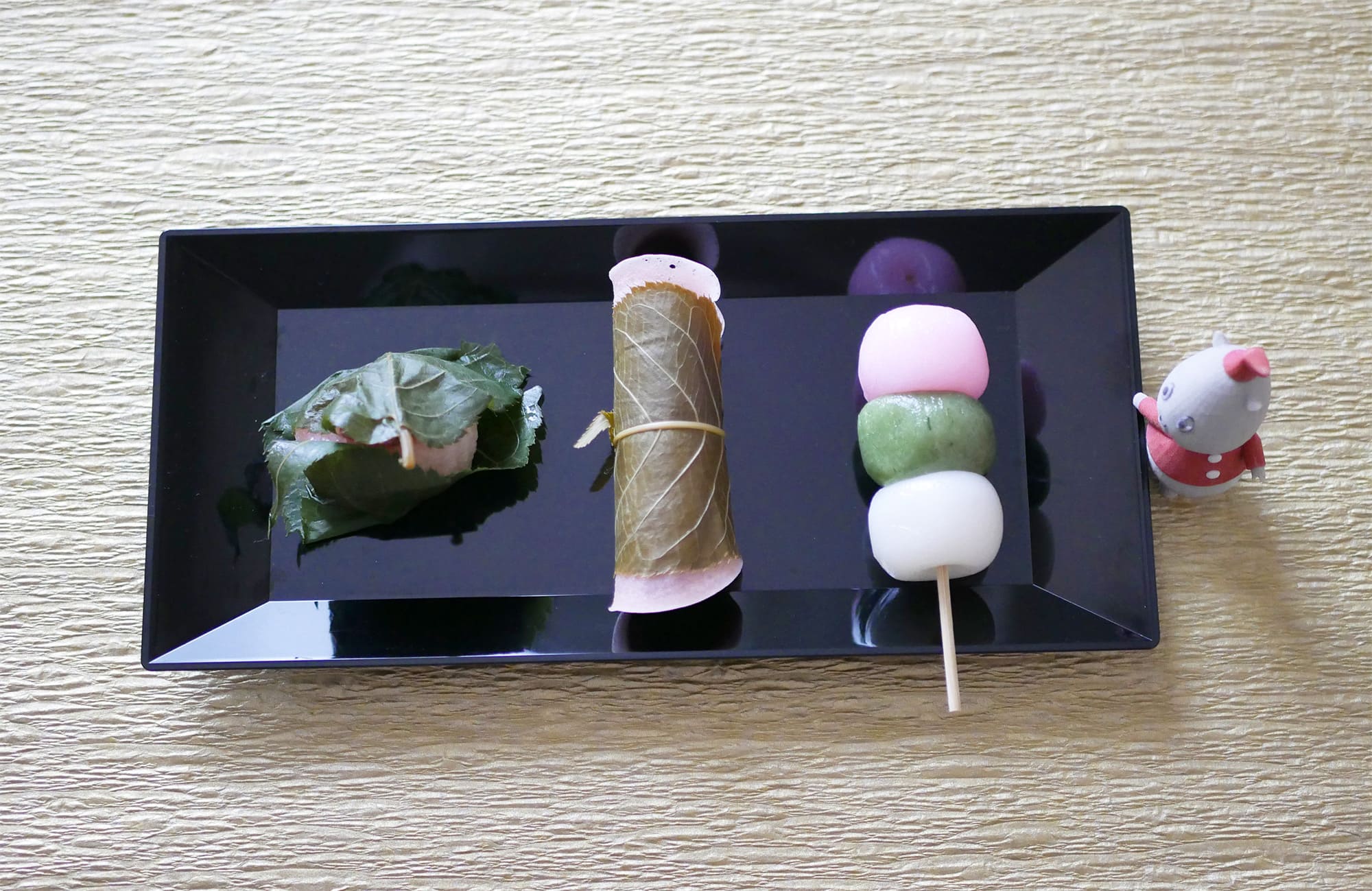 圓八 さんの春和菓子 さくら餅と花見団子をいただきます 勝手に いしかわディスカバリー 圓八 さんの春和菓子 さくら餅と花見団子をいただきます 勝手に いしかわディスカバリー