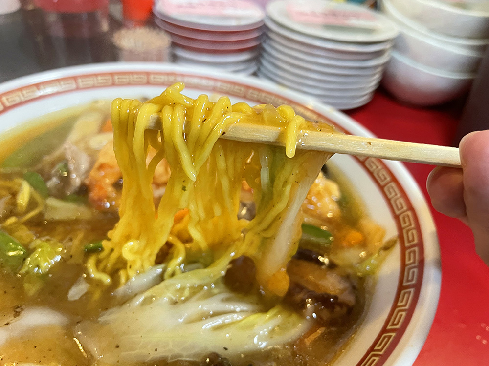 えびうま煮そばの麺